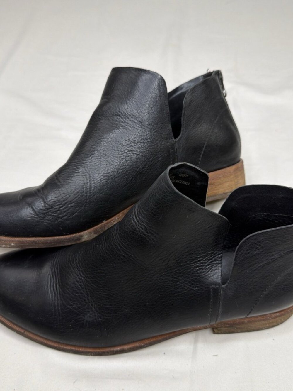 Kork-Ease Women's Renny Black Leather Cut Out Ankle Boots 9.5M